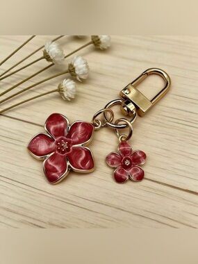 NWT Gold-Tone Metal Cherry Blossom Keychain | Bag Charm | Designer